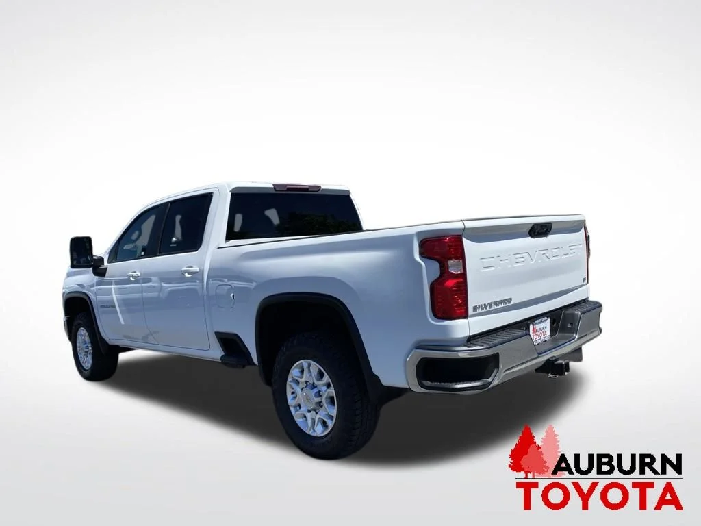 Used 2024 White Chevrolet LT image 5