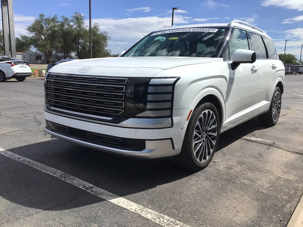 Used 2026 Creamy White Pearl Hyundai Calligraphy image 3