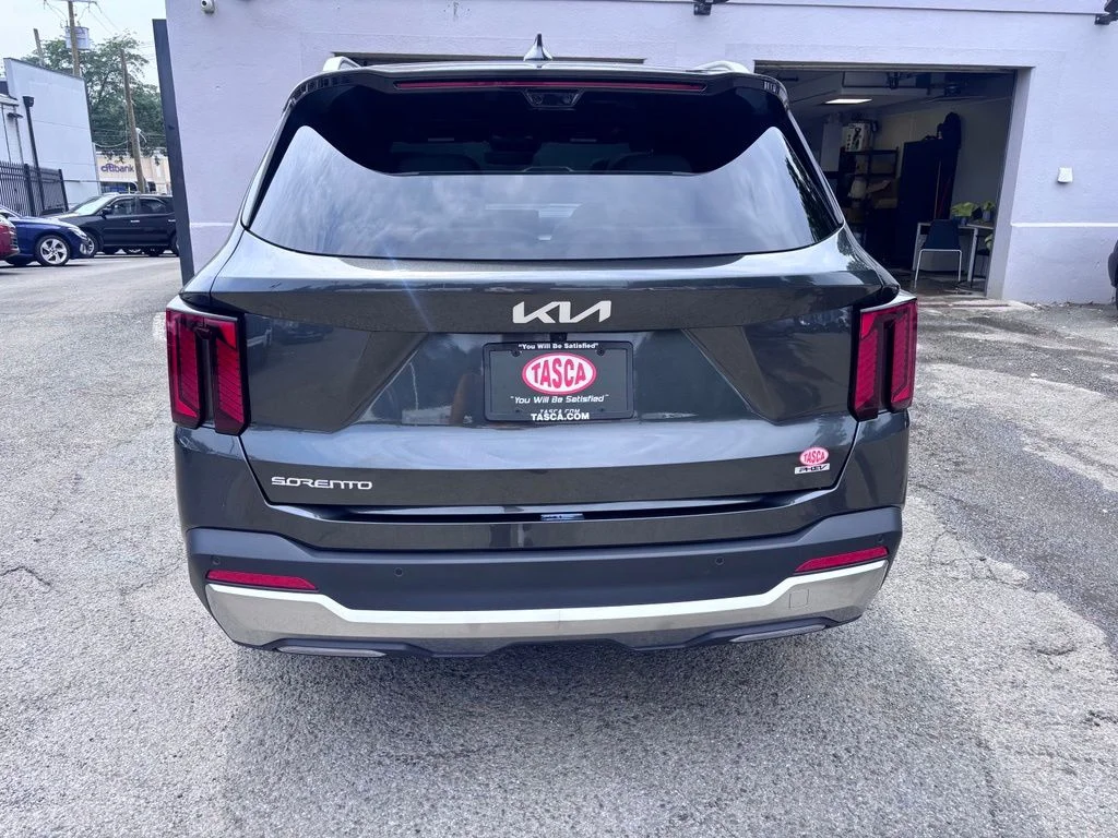 Used 2025 Gray Kia SX Prestige image 7