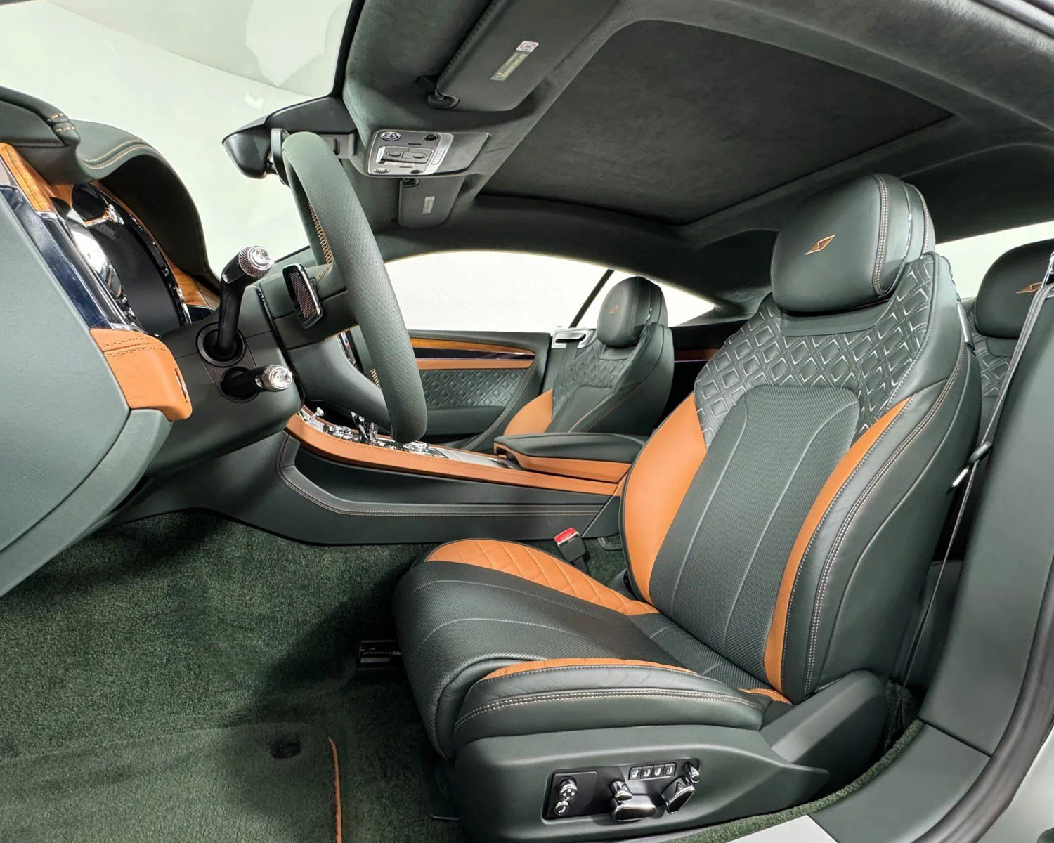 Used 2024 Green Bentley V8 S image 17