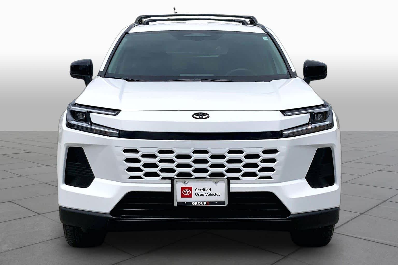 Used 2026 Ice Cap Toyota XLE Premium image 4