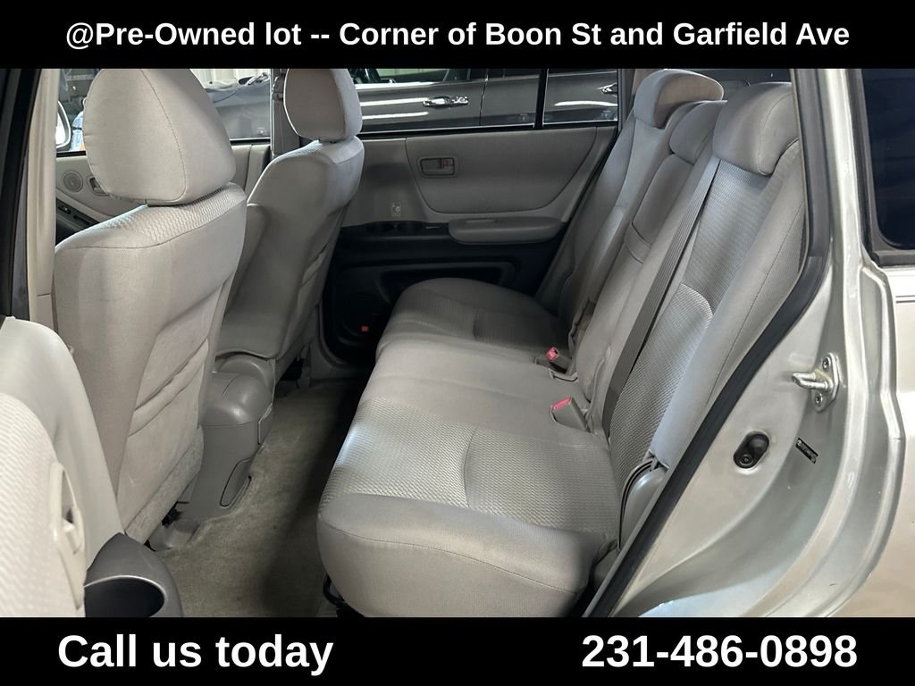 Used 2006  Toyota V6 image 25