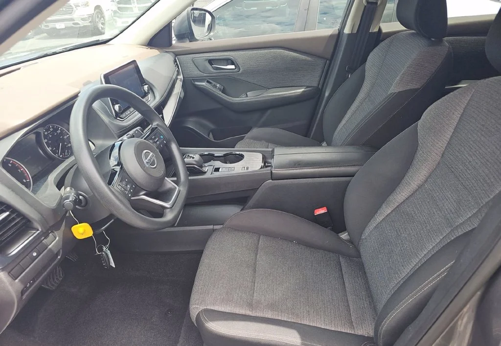 Used 2021 Gray Nissan SV image 7