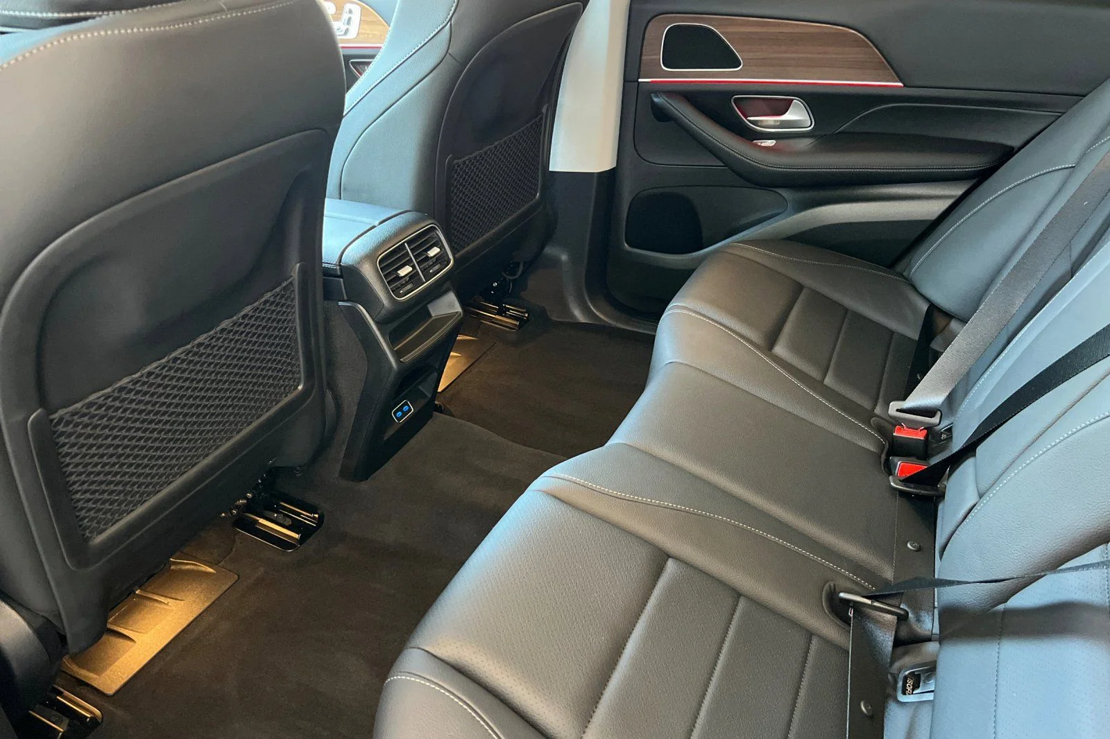 Used 2025 Gray Mercedes-Benz GLE 350 image 4