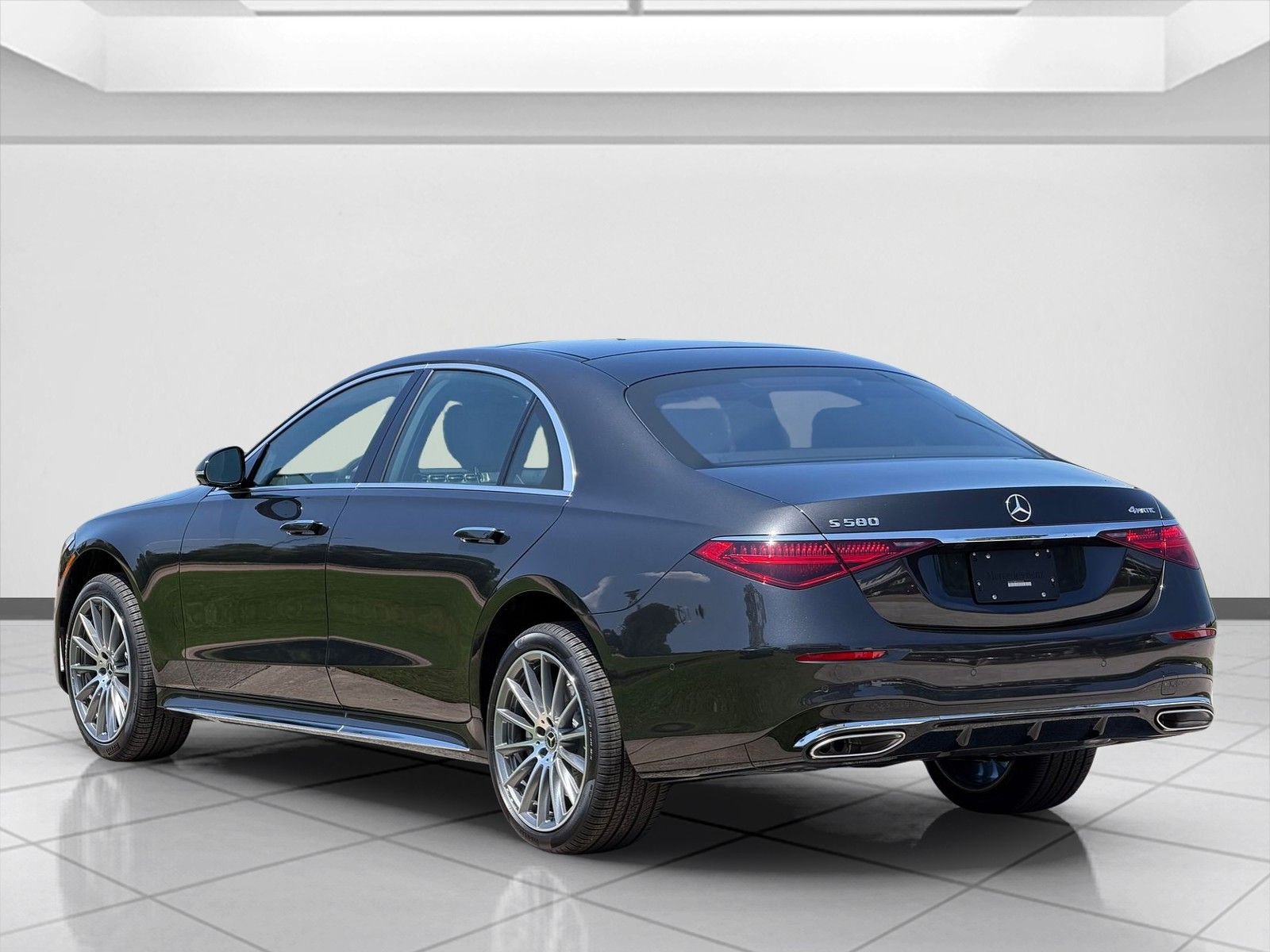 New 2026 Graphite Grey Metallic Mercedes-Benz S 580 image 4