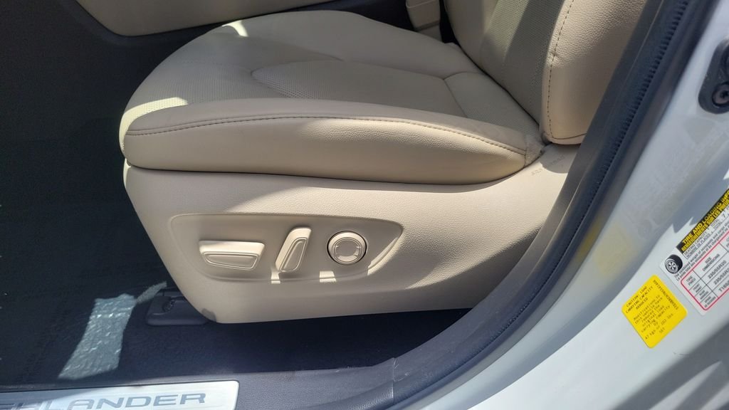 Used 2022 Beige Toyota Limited image 16