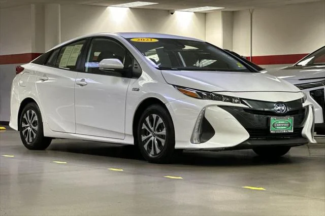 Certified Used 2021 Wind Chill Pearl Toyota  image 2