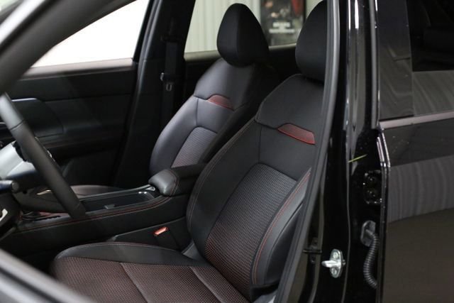 2026 Nissan KICKS SR - Photo 9