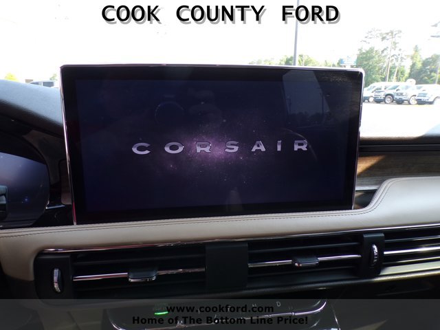 Used 2023 Crystal Red Metallic Lincoln Reserve image 3
