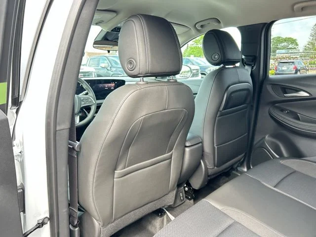 New 2026 Summit White Buick Preferred image 18