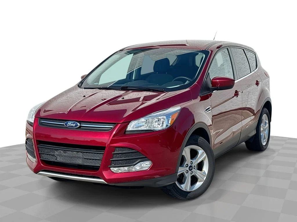 Used 2016 Red Ford SE image 1