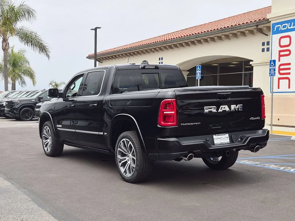 New 2026 Diamond Black Crystal Pearl-Coat Exterior Paint RAM Tungsten image 7