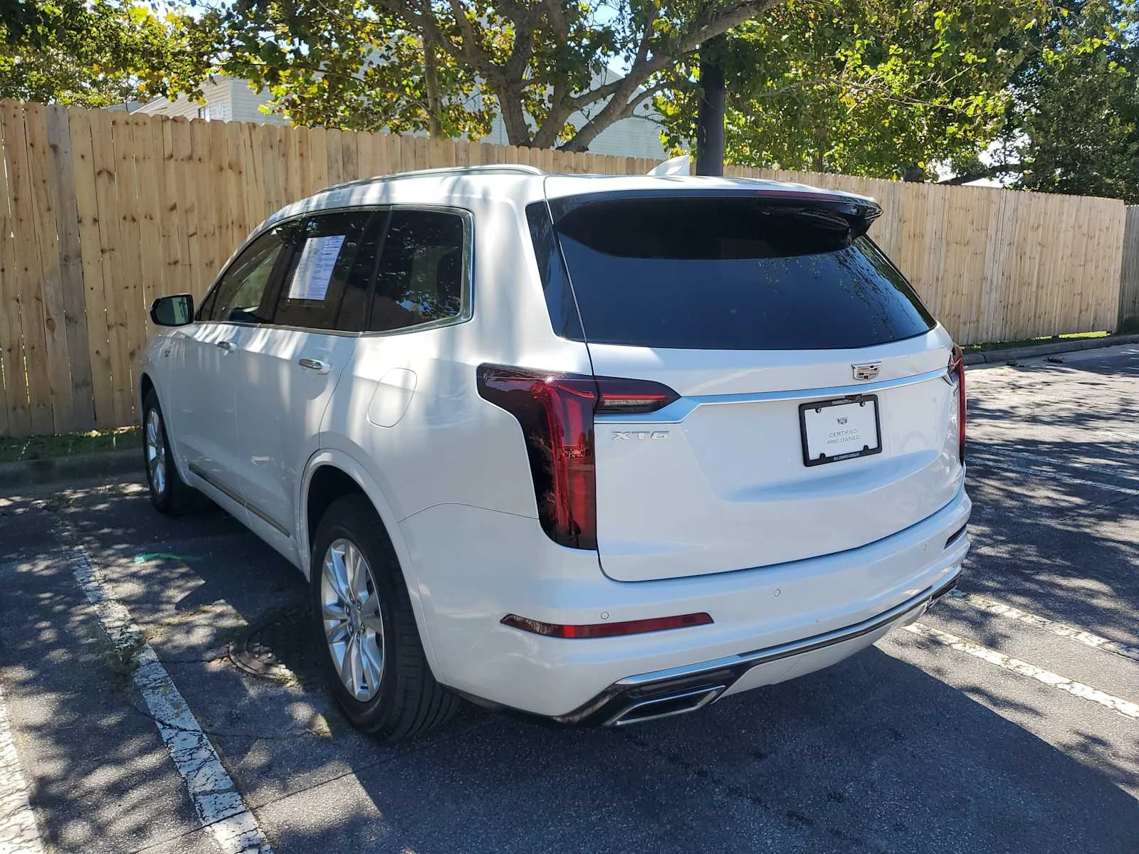 Used 2024 Crystal White Tricoat Cadillac Luxury image 5