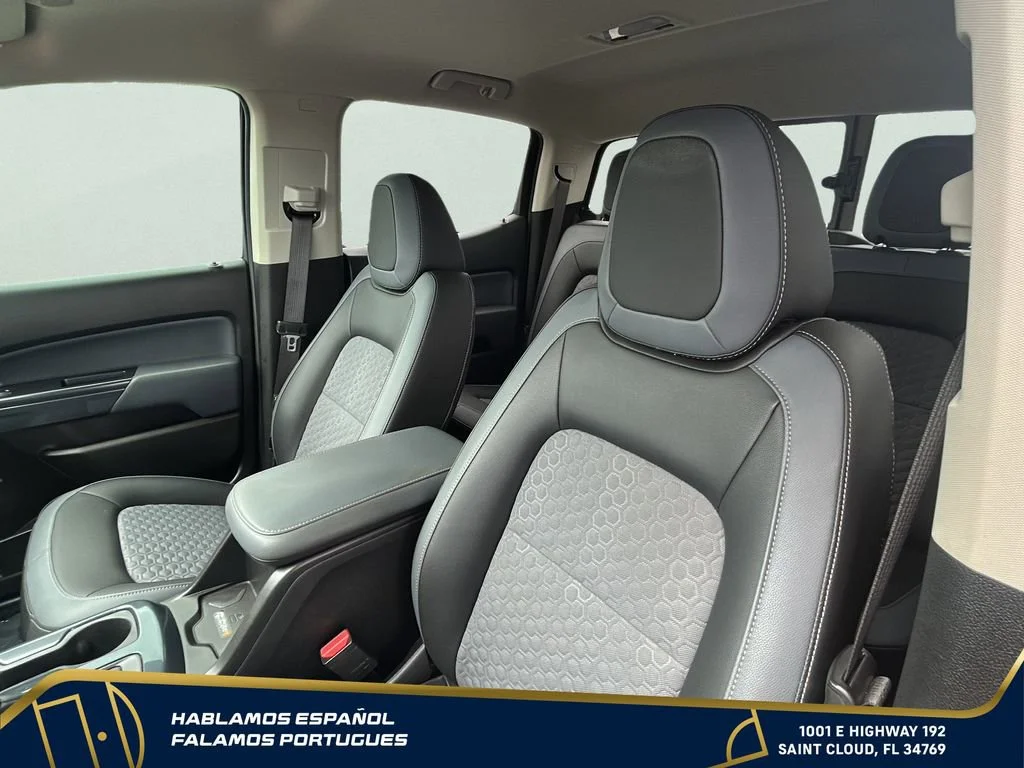 Used 2019 RED HOT Chevrolet 2WD Z71 image 14
