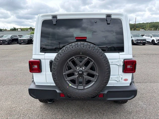 New 2027 White Jeep Sport S image 4