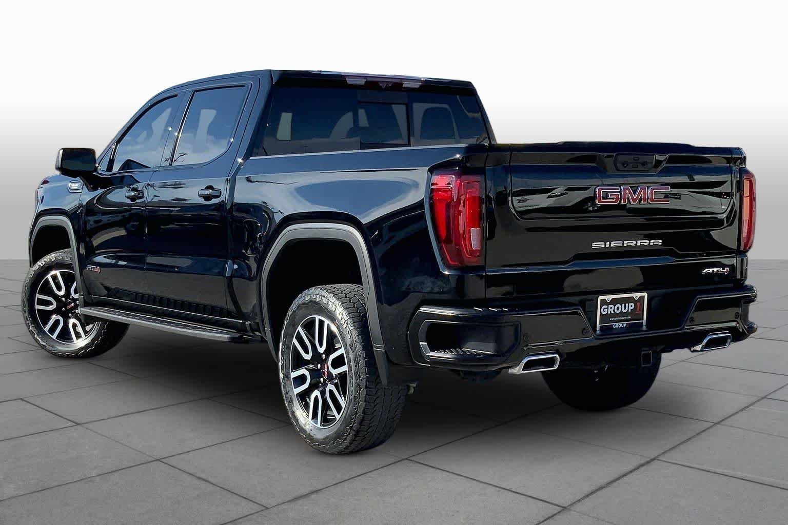Used 2025 Onyx Black GMC AT4 image 12