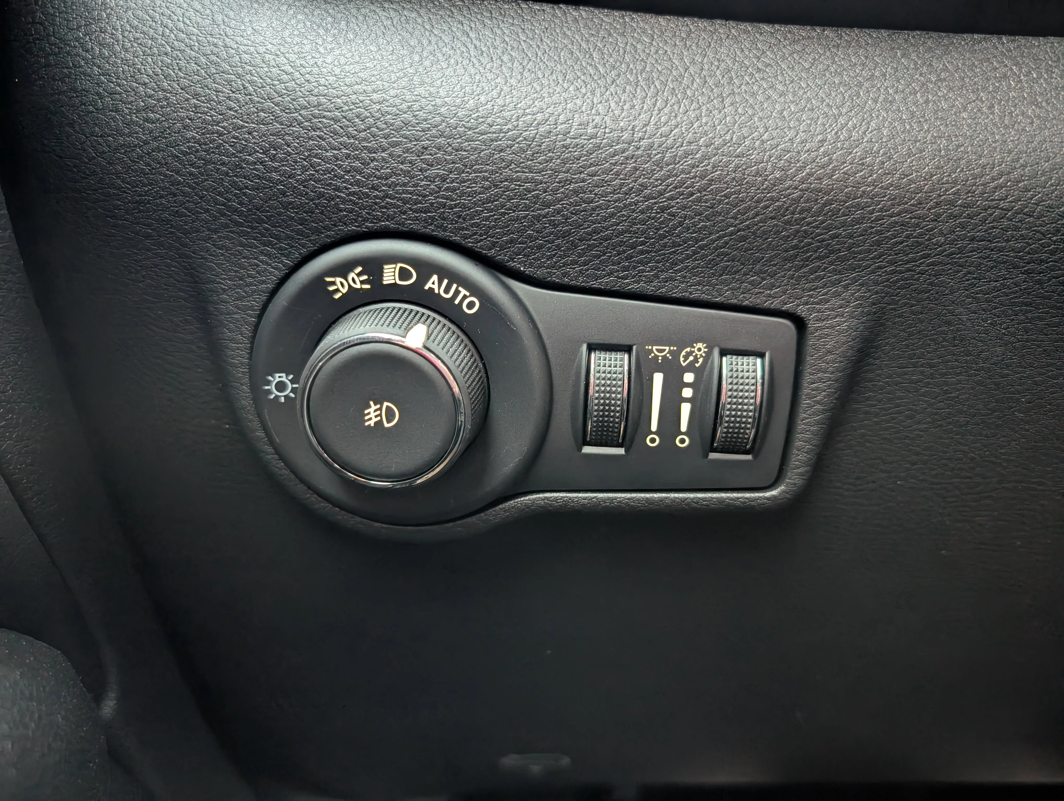 New 2025 Diamond Black Crystal Pearl Jeep Trailhawk Elite image 25
