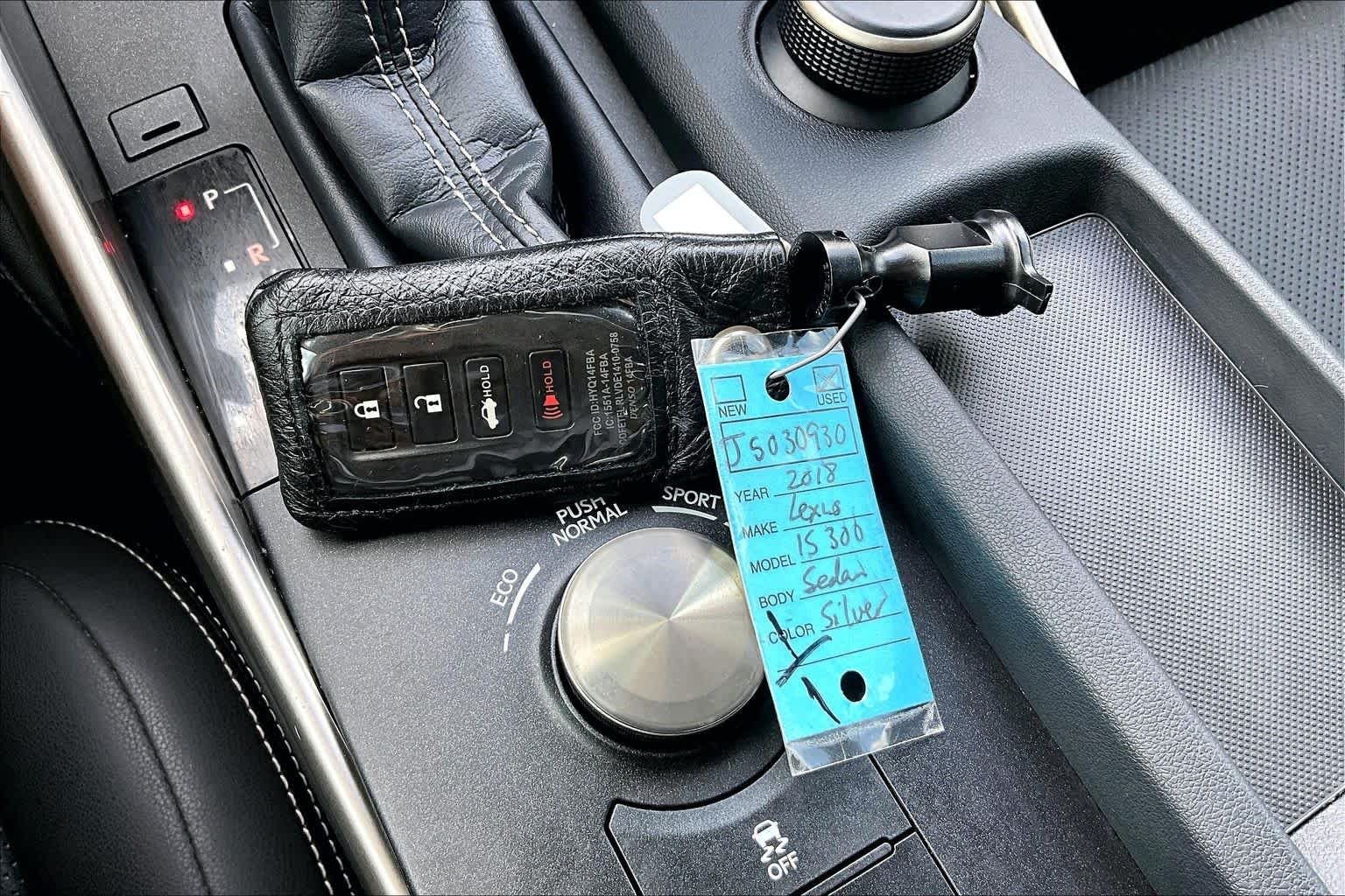 Used 2018 Atomic Silver Lexus  image 15