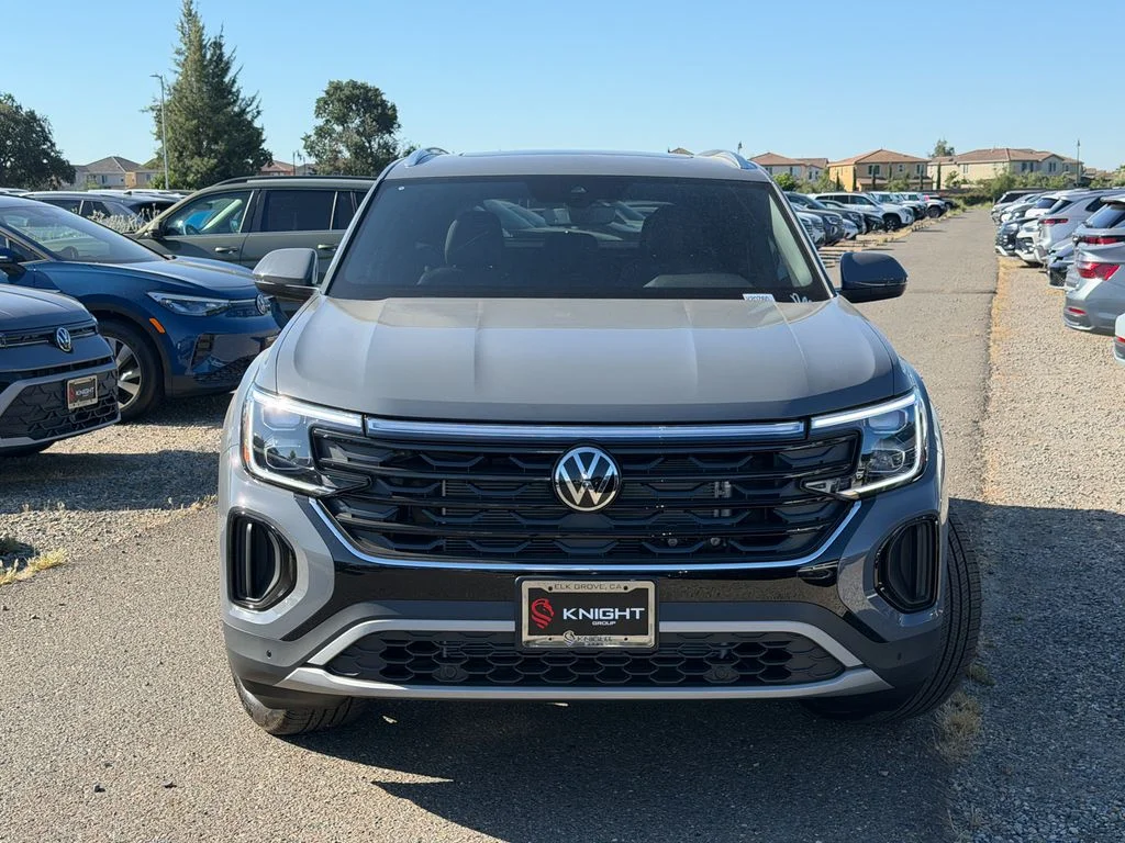 New 2026 Pure Gray Volkswagen 2.0T SE w/Technology image 4