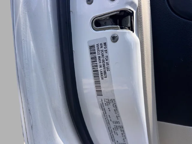 Used 2022 Bright White Clearcoat Chrysler Touring L image 26