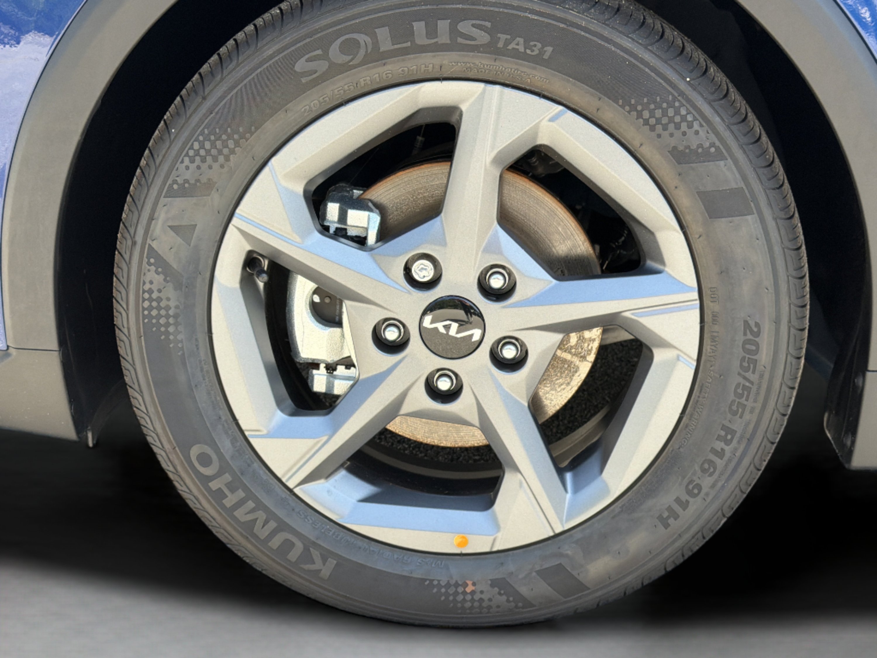 New 2026 Deep Sea Blue Kia LXS image 23