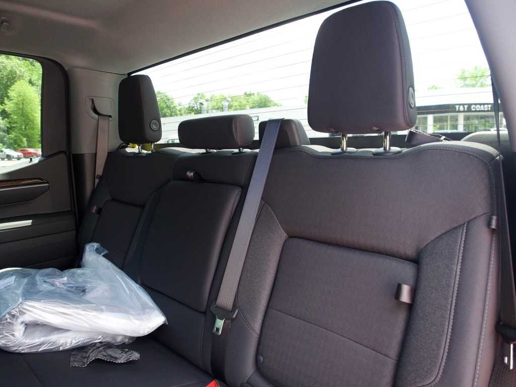 New 2026 Sterling Metallic GMC Elevation image 15