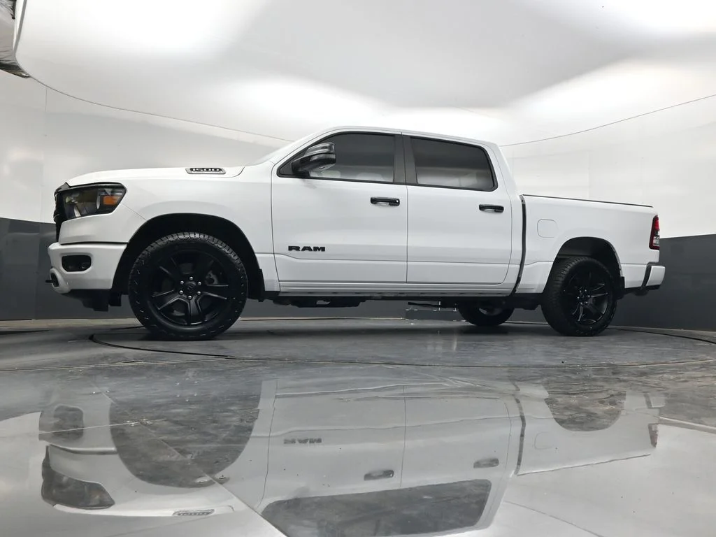 Used 2024 White Ram Big Horn/Lone Star image 40