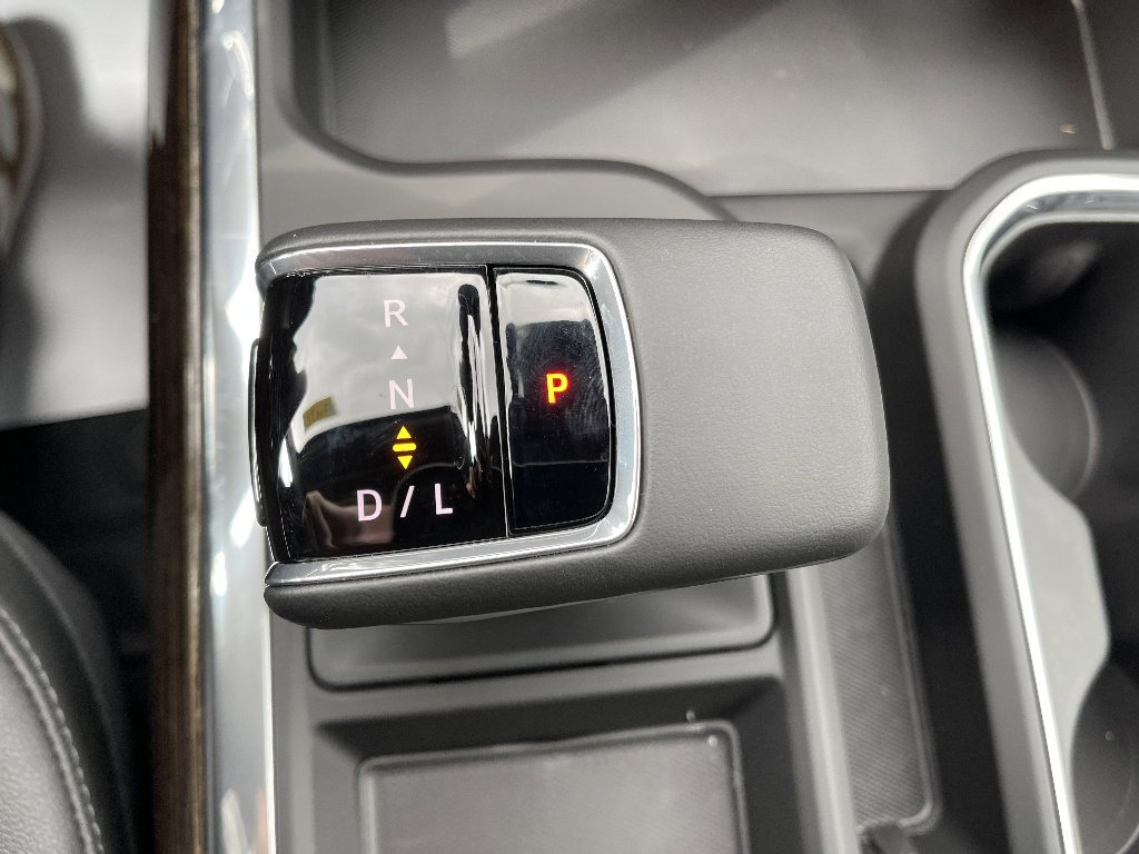 New 2026 Onyx Black GMC Elevation image 25