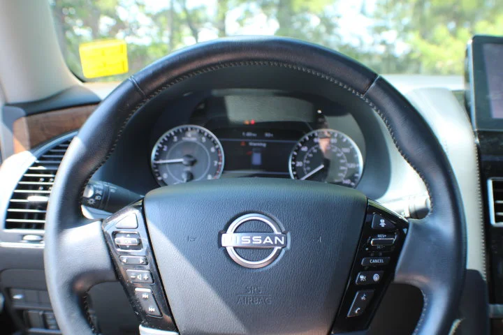 Used 2021 Gray Nissan SL image 9