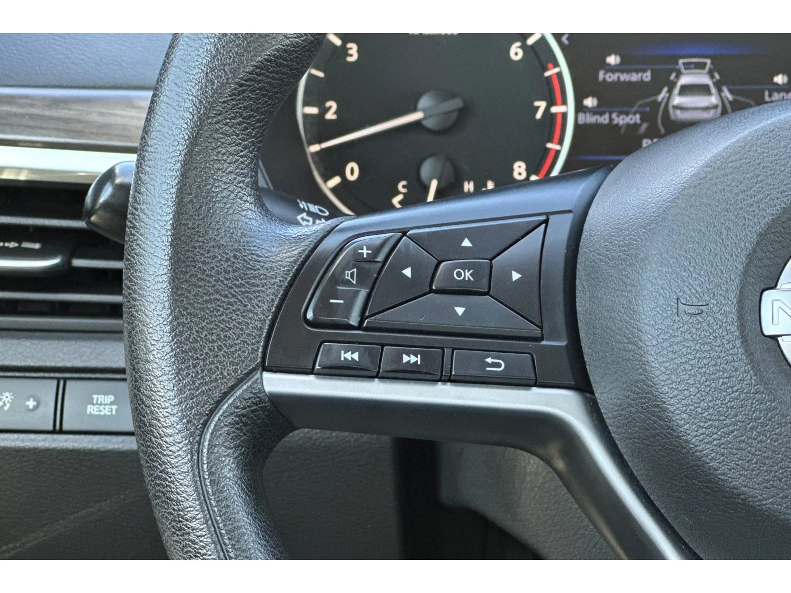 Used 2023 Gun Metallic Nissan 2.5 SV image 35