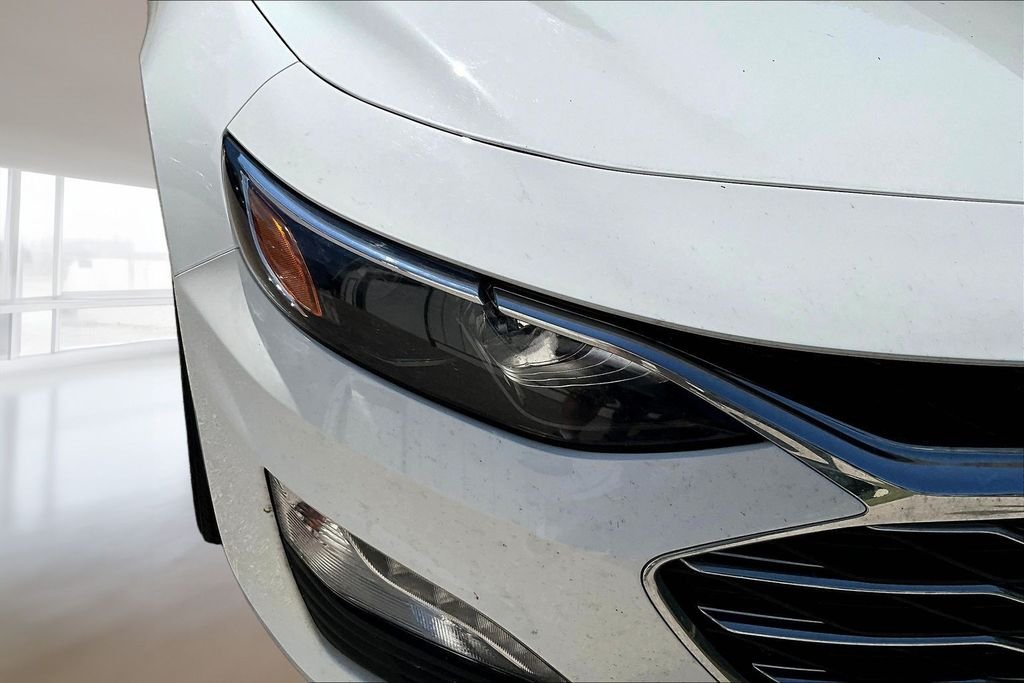 Used 2025 Summit White Chevrolet LT image 27
