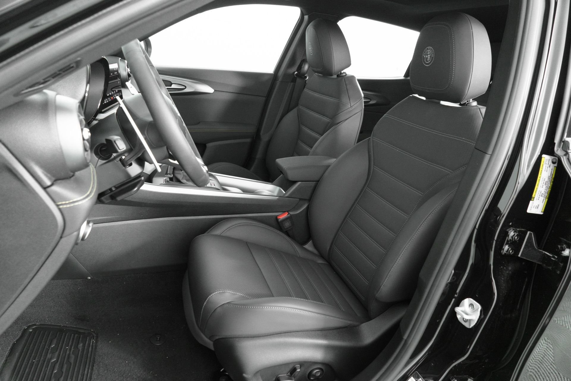 New 2025 Alfa Black Exterior Paint Alfa Romeo Base image 17