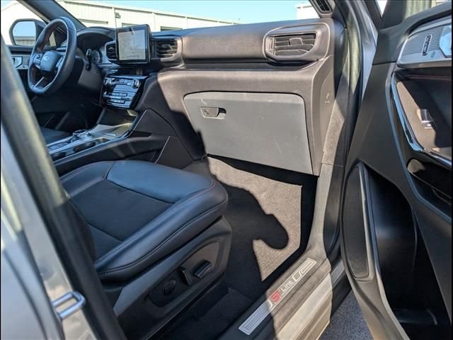 2023 Ford Explorer ST-LINE - Photo 23