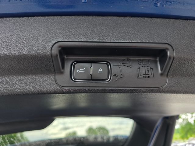 Used 2020 Blue Metallic Ford XLT image 11