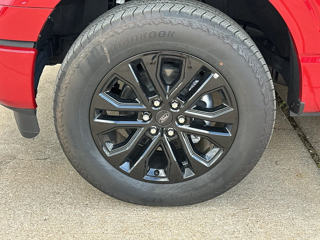 New 2025 Rapid Red Metallic Tinted Clearcoat Ford Lariat® image 38