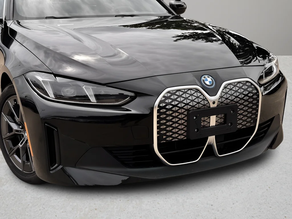 Used 2025 Black BMW xDrive40 image 23
