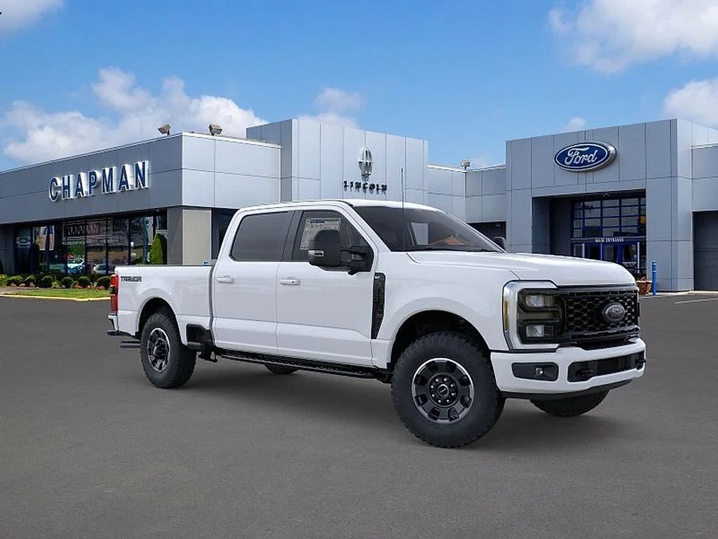 New 2026 Oxford White Ford F-250® XLT image 7