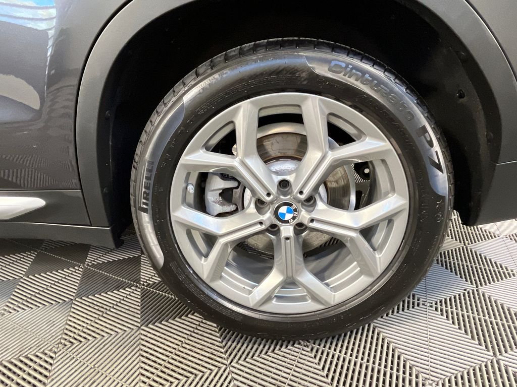 Used 2023 Gray BMW xDrive30i image 15