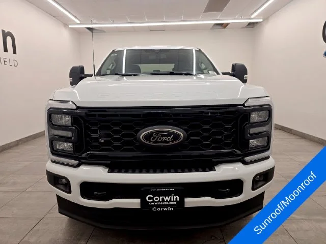 New 2026 Oxford White Ford F-250® XLT image 8