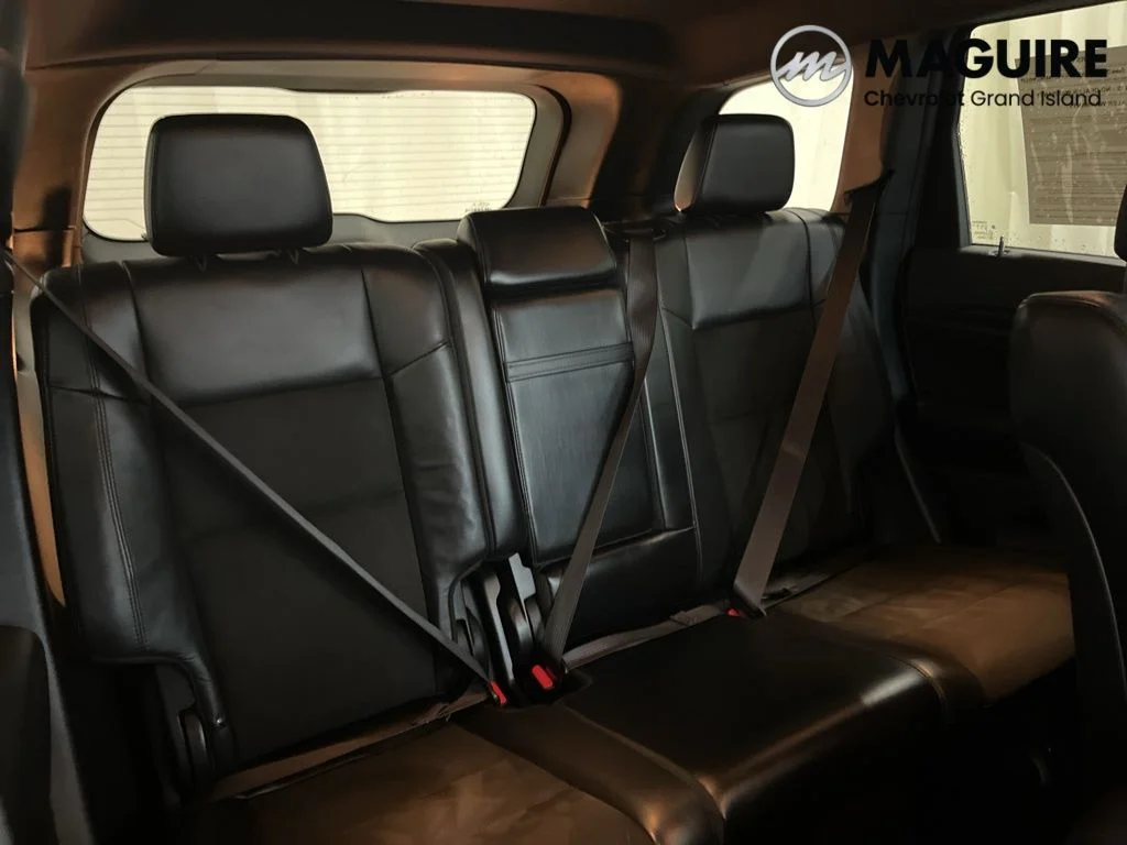 Used 2019 Silver Jeep Altitude image 31