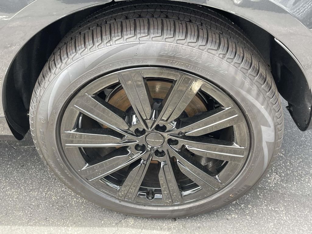 New 2026 Carpathian Grey Land Rover SE image 9