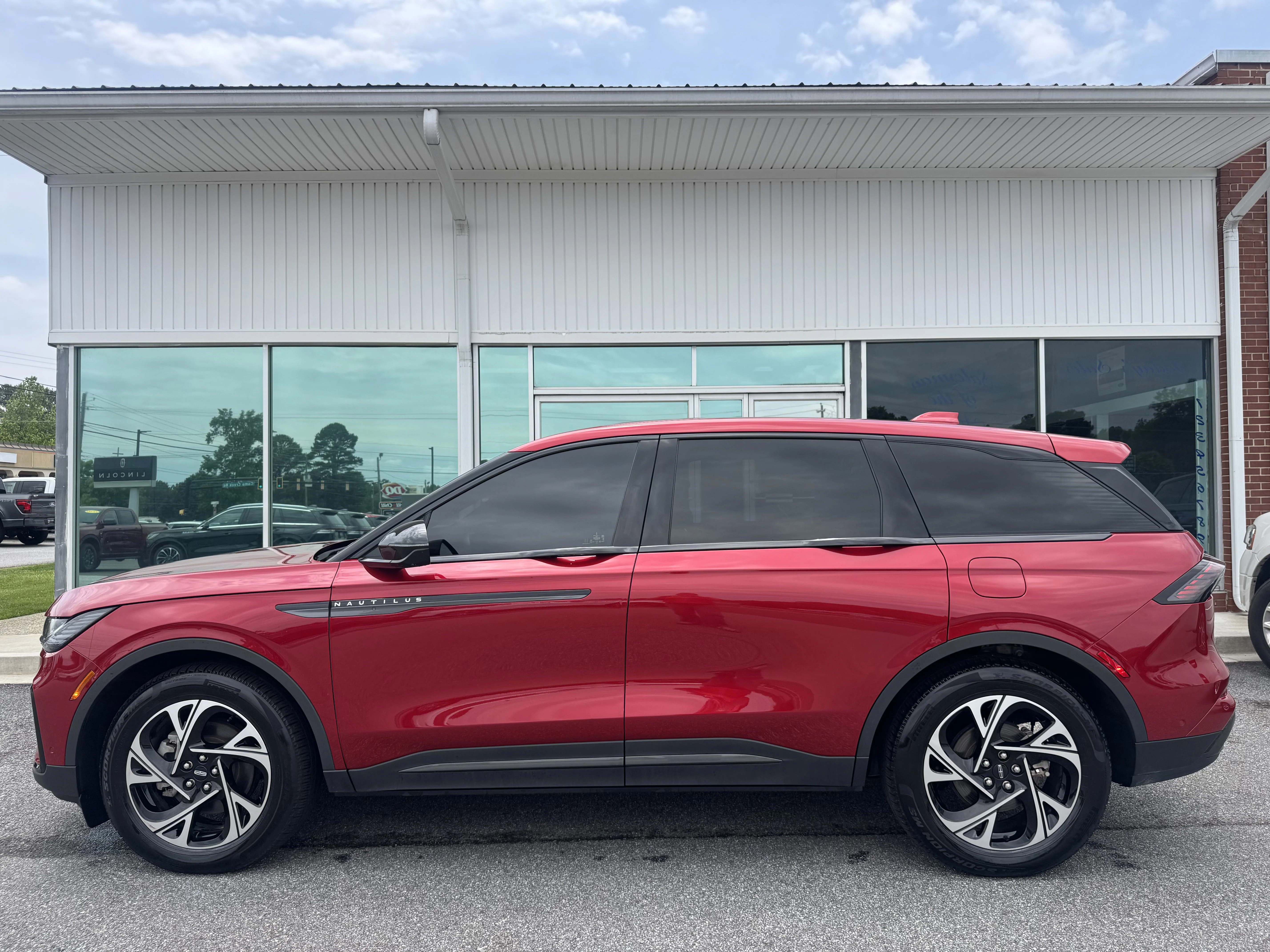2024 Lincoln Nautilus Premiere AWD's photo
