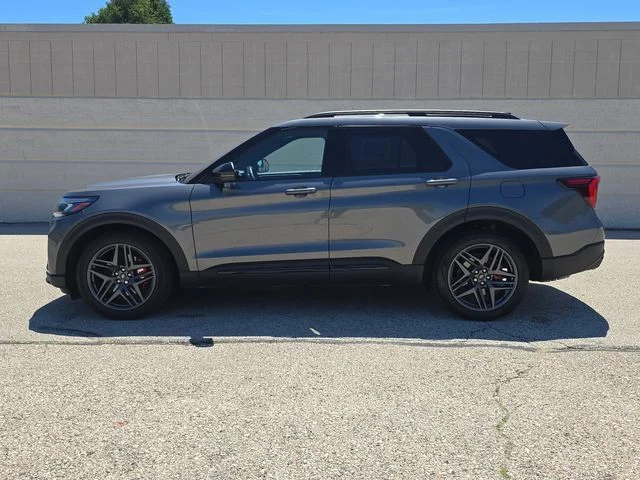 Used 2025 Gray Ford ST image 10