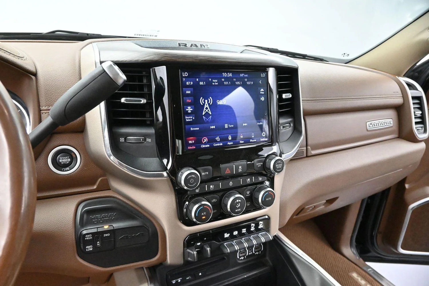 Used 2019 Black Forest Green Pearlcoat Ram Laramie image 17