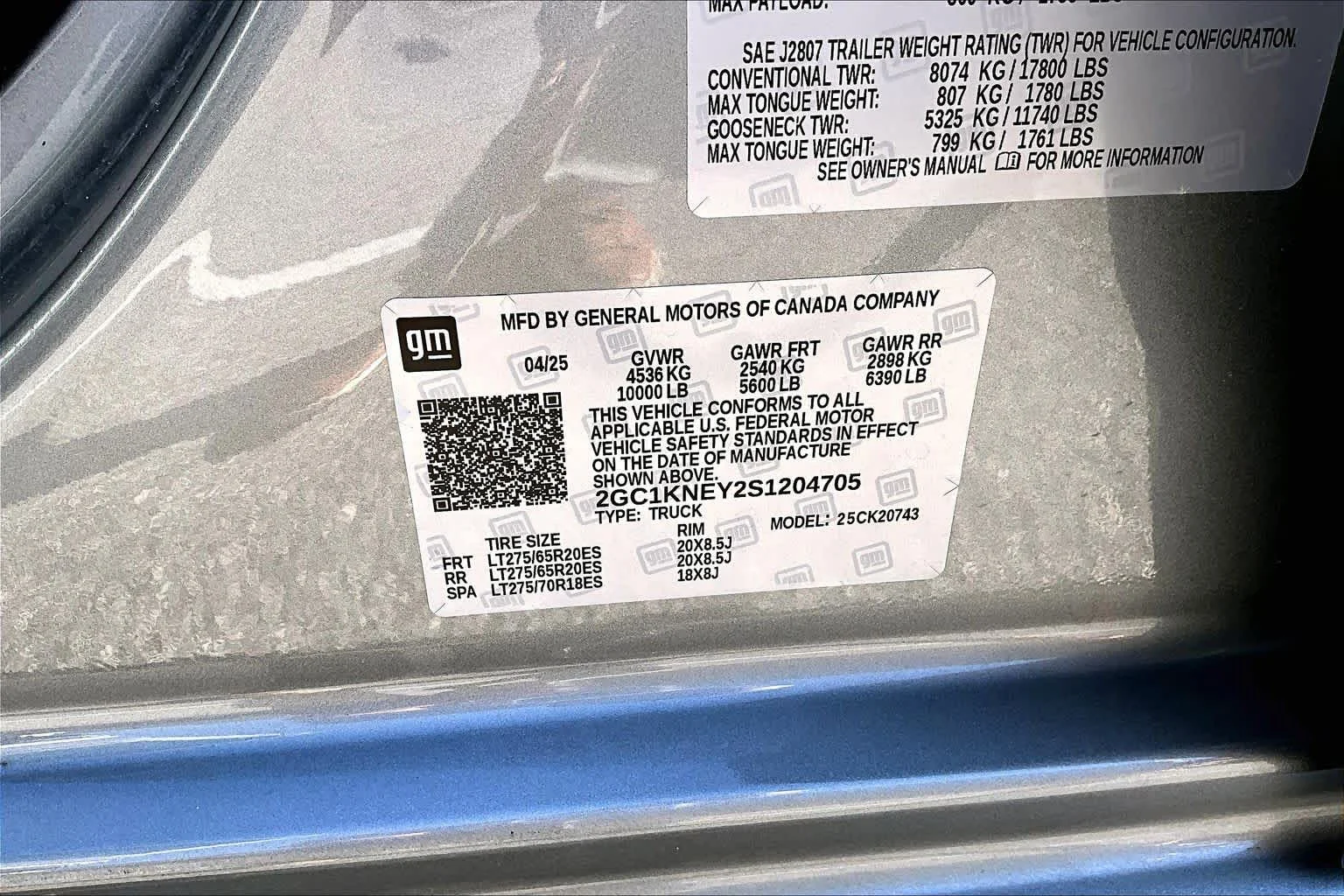 Used 2025 Sterling Gray Metallic Chevrolet LT image 35