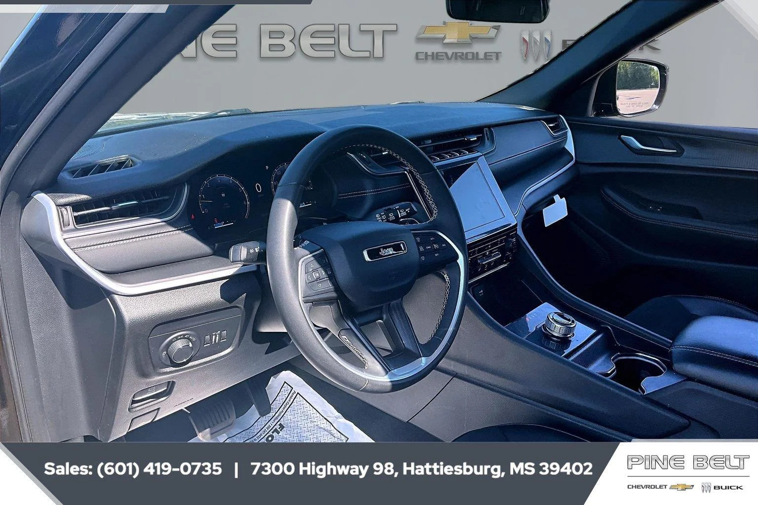 Used 2025 Diamond Black Crystal Pearlcoat Jeep Altitude image 12