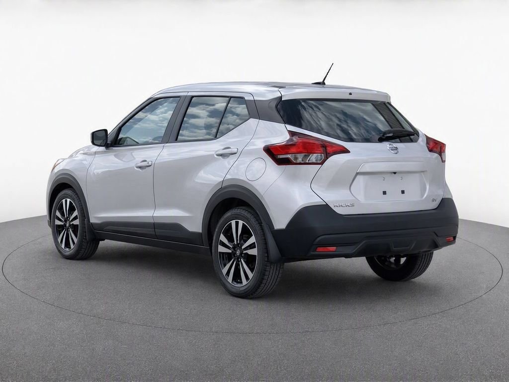 Used 2018 Silver Nissan SV image 4