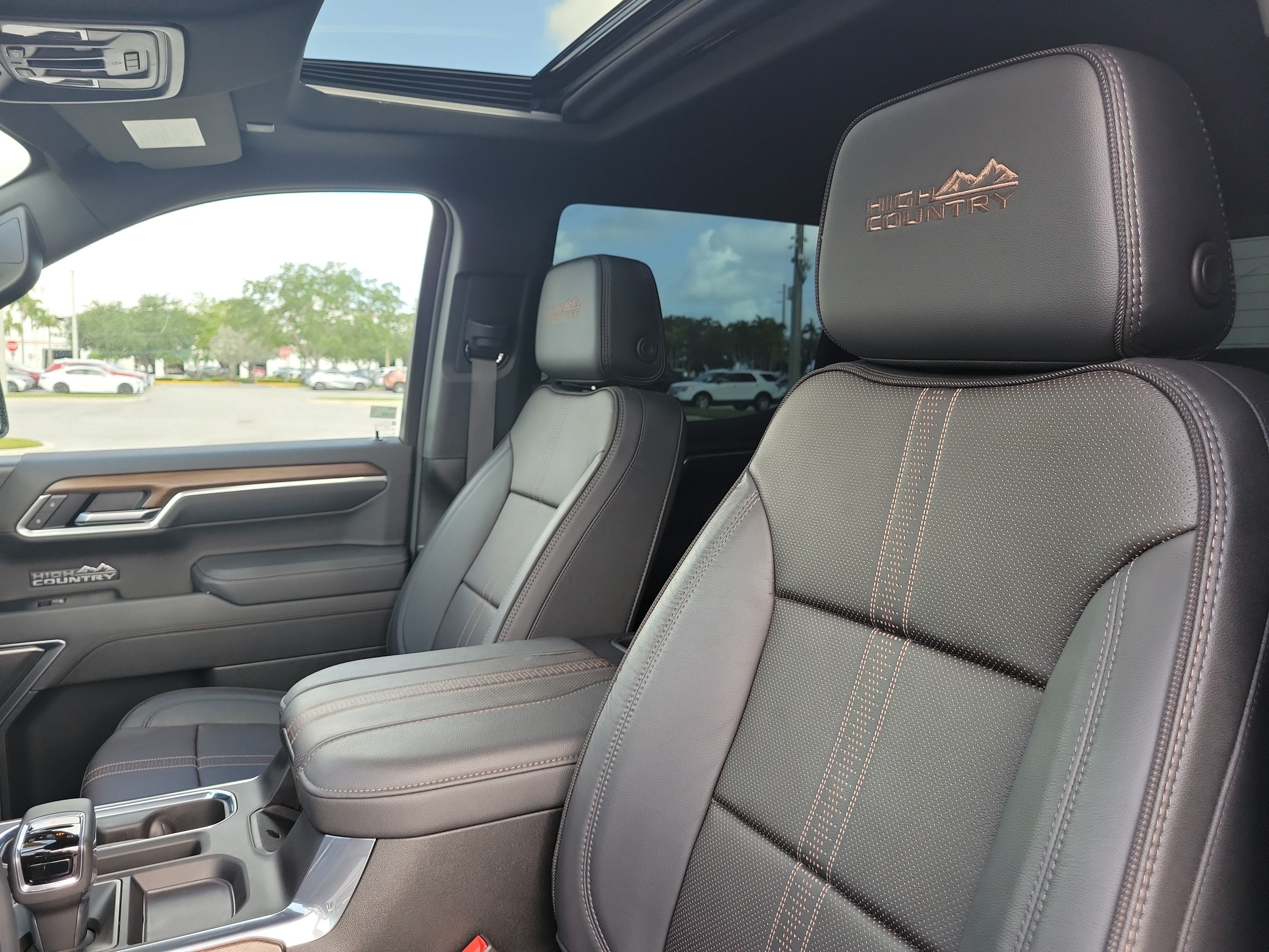 Used 2025 Black Chevrolet High Country image 22