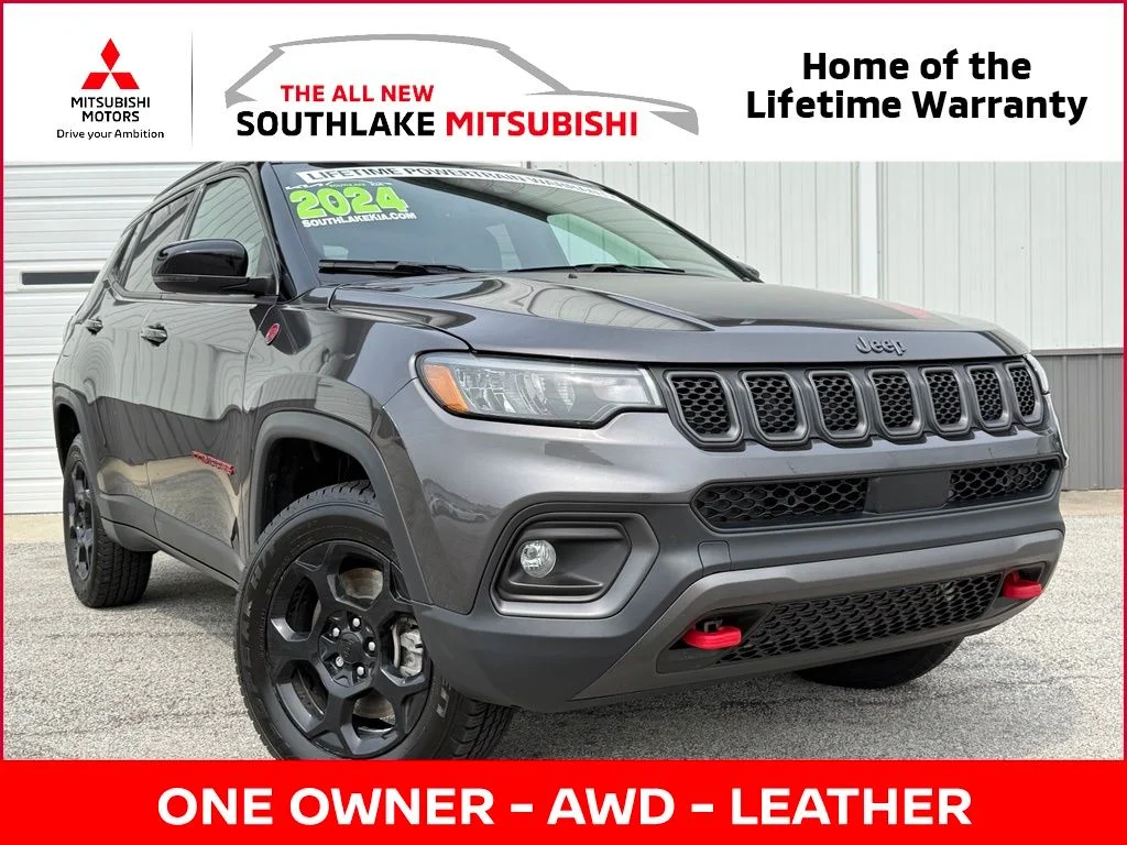 Used 2024  Jeep Trailhawk image 1