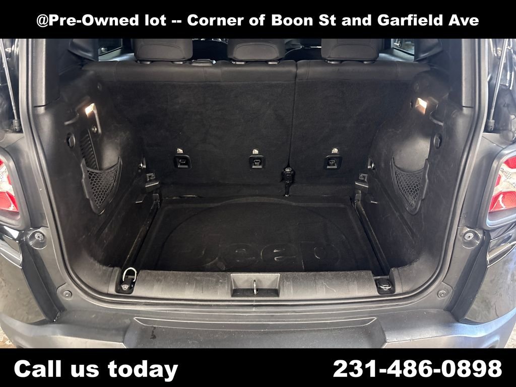 Used 2017 Black Jeep Latitude image 28